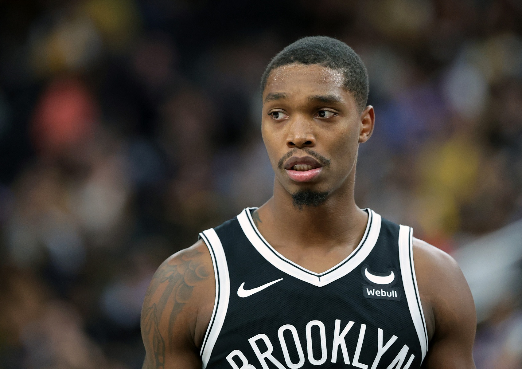 Stein:朗尼-沃克原计划夏天重返NBA 但在接到76人电话后立即同意